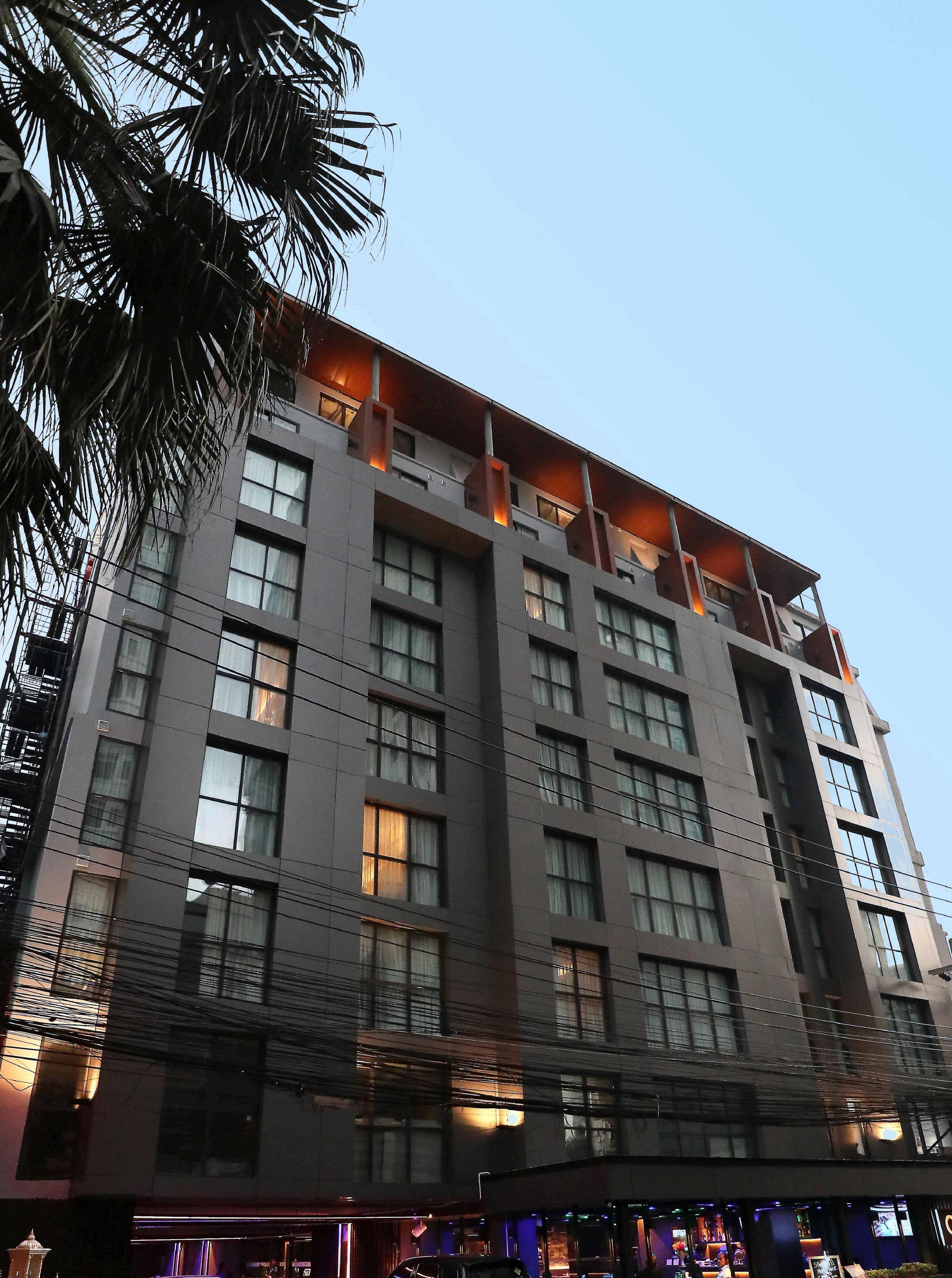 Citrus Suites Sukhumvit 6 By Compass Hospitality Bangkok Exteriör bild