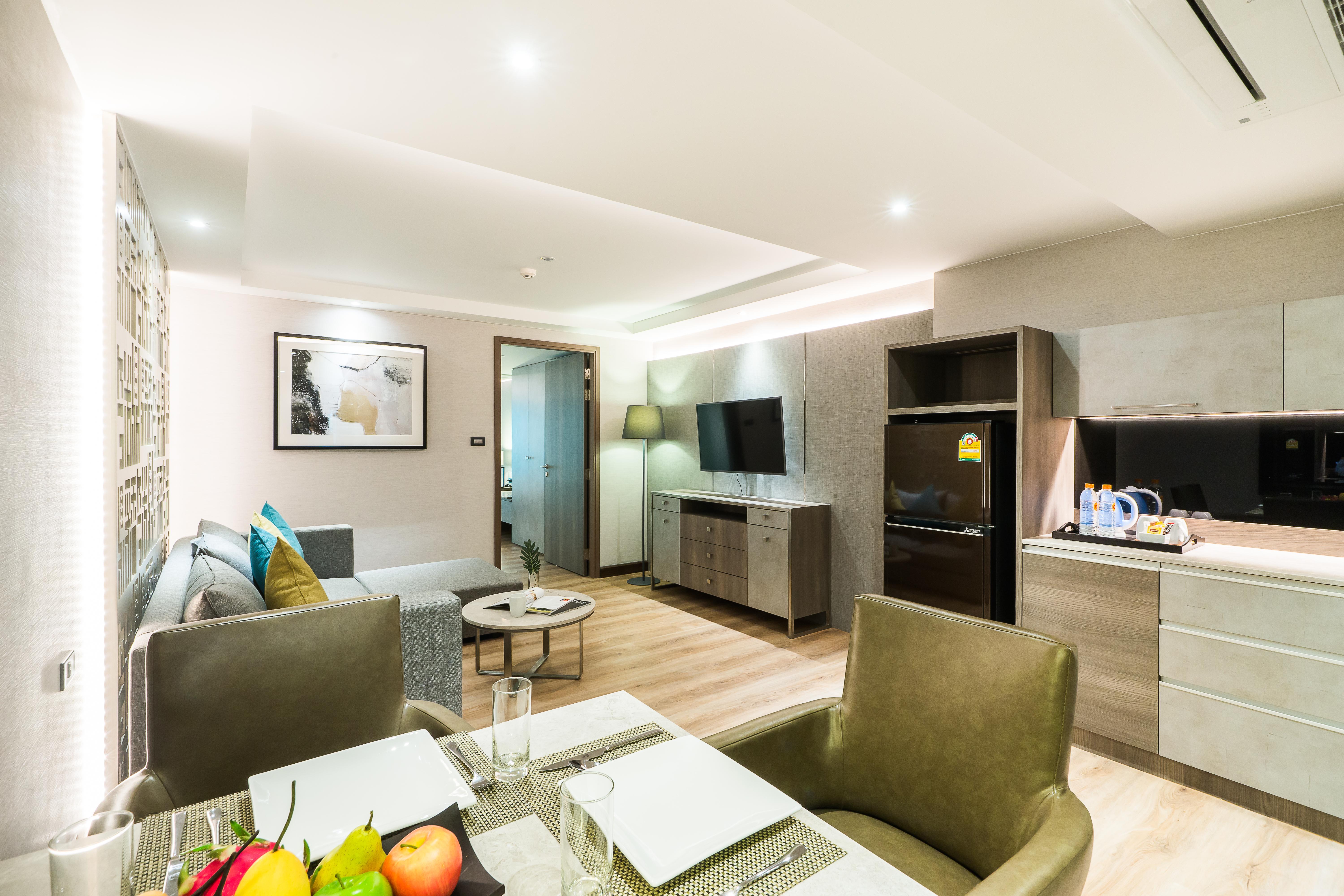 Citrus Suites Sukhumvit 6 By Compass Hospitality Bangkok Exteriör bild