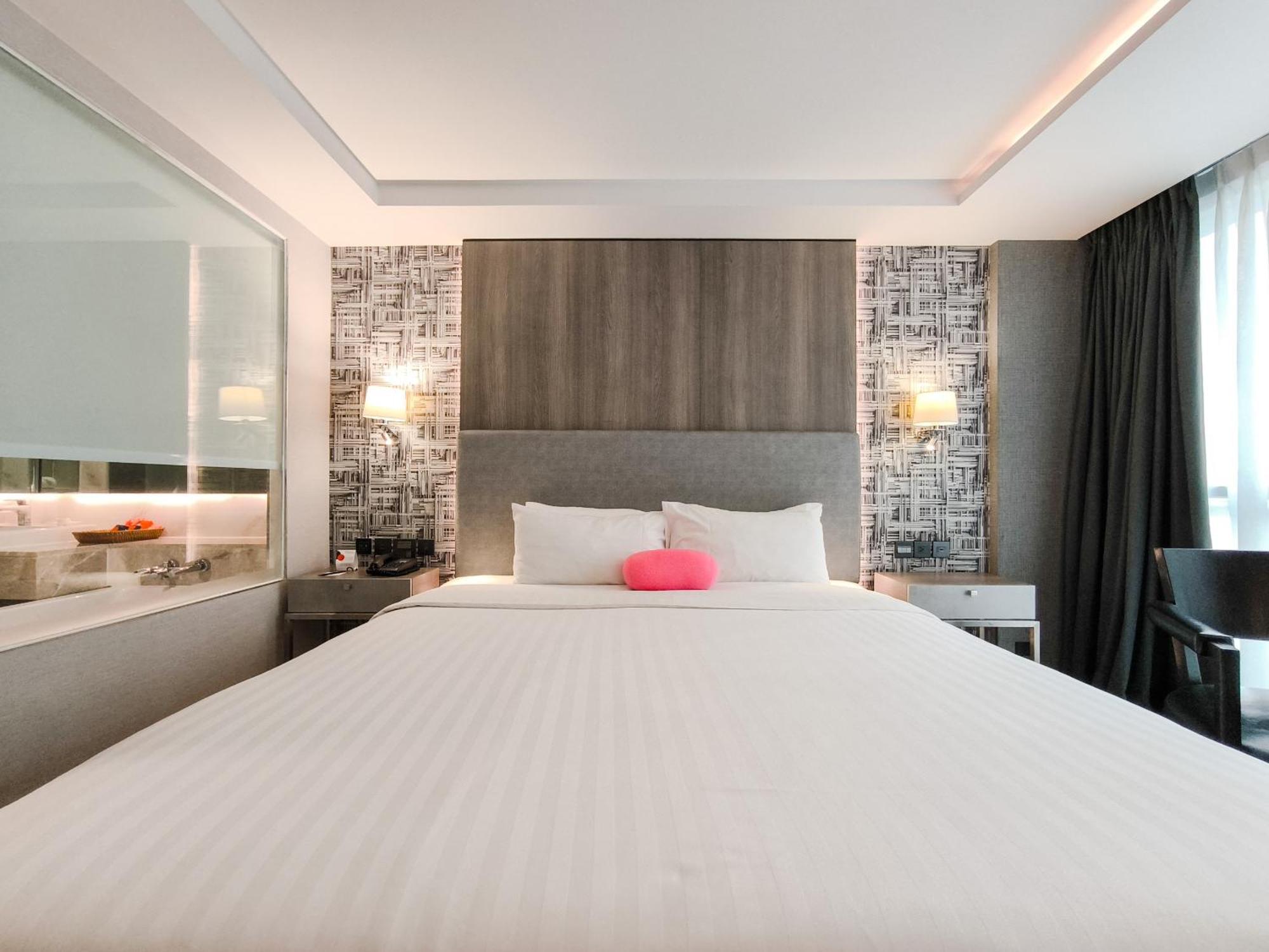 Citrus Suites Sukhumvit 6 By Compass Hospitality Bangkok Exteriör bild