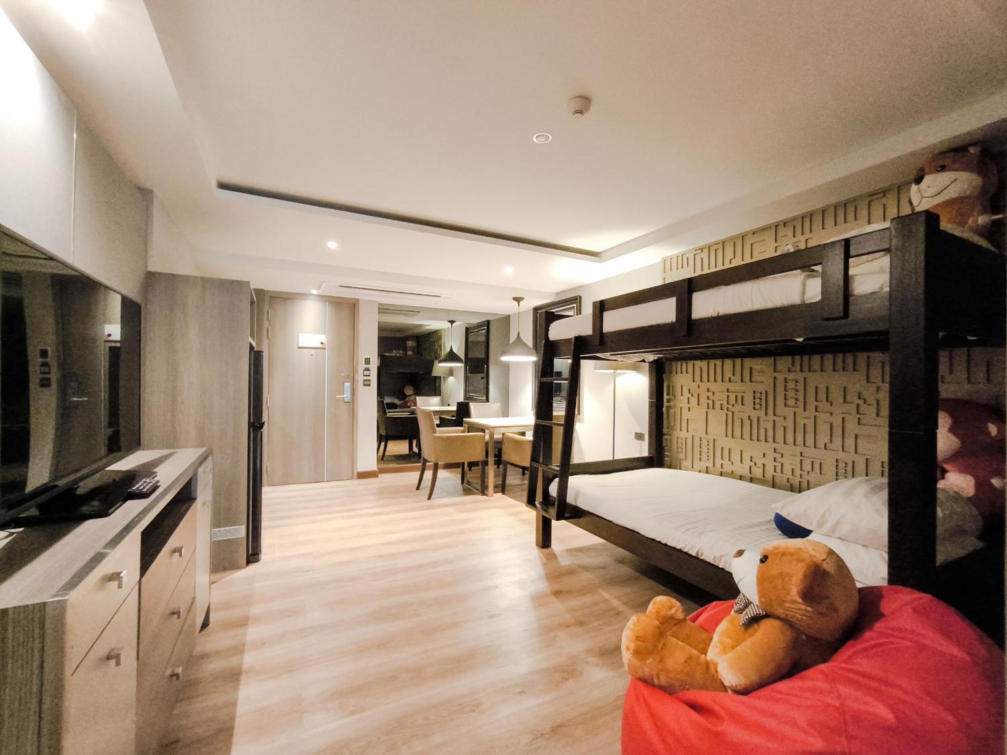 Citrus Suites Sukhumvit 6 By Compass Hospitality Bangkok Exteriör bild