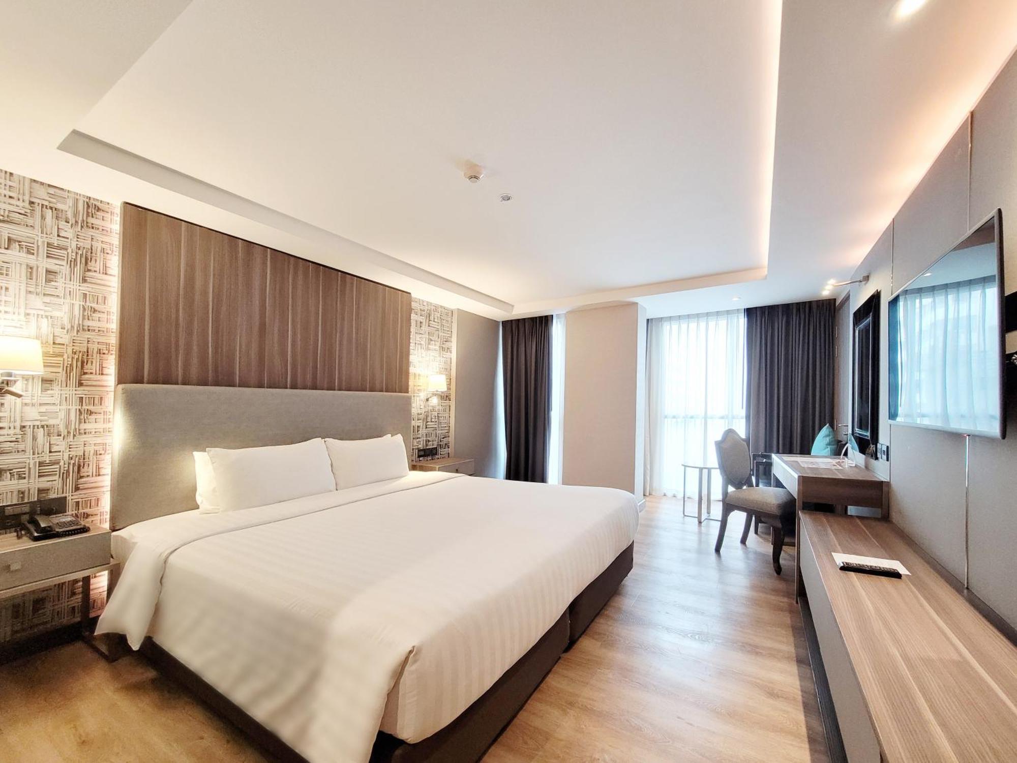 Citrus Suites Sukhumvit 6 By Compass Hospitality Bangkok Exteriör bild